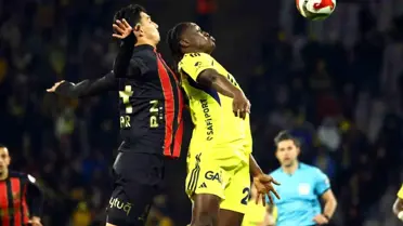 Maçın ilk dakikalarındaki Karagümrük hücumları