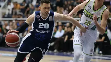 Maçın kritik anlarından bir fotoğraf