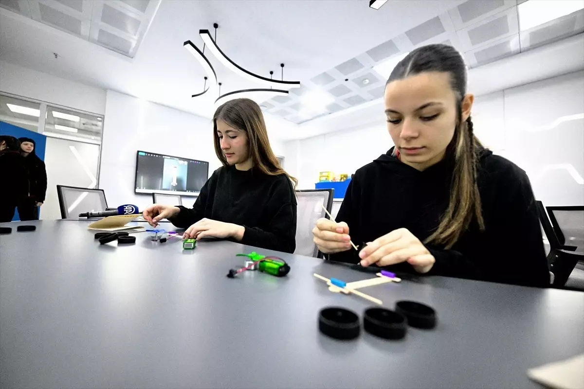 Düzce Bilim Merkezi, 2 Yılda 32 Binden Fazla Öğrenciyi Bilimle Buluşturdu