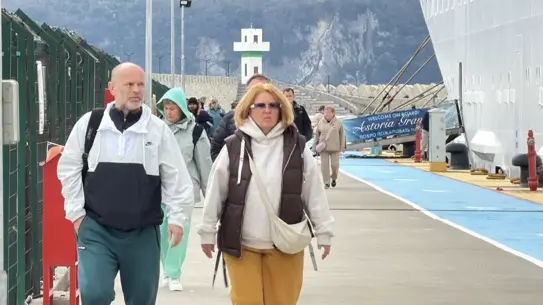 Astoria Grande kruvaziyer gemisinin Amasra limanındaki fotoğrafı