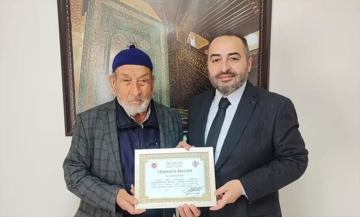 84 Yaşındaki Mevlüt Şanal, Beyşehir Hafızlık Yarışmasında İkinci Yarıya Uzandı