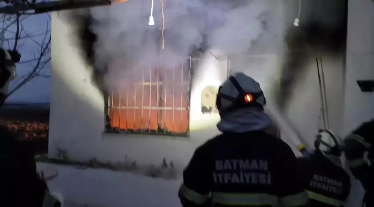 Batman’da Tek Katlı Evde Çıkan Yangın Kontrol Altına Alındı