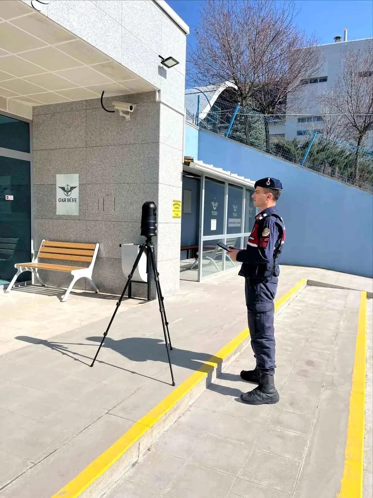 Bozüyük YHT İstasyonunda Jandarma Denetimi: 36 Şahıs Sorgulandı