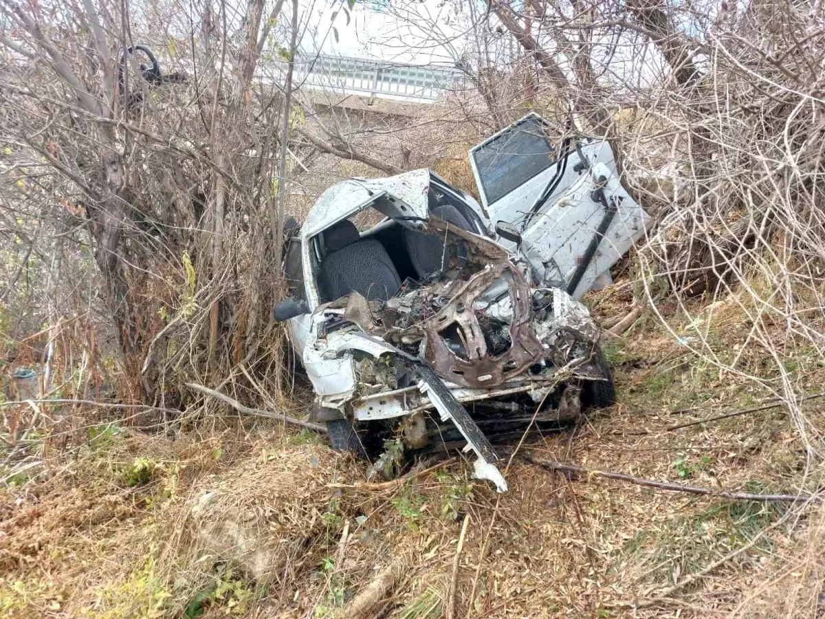 Kahramanmaraş'ta Çifte Trafik Kazası Sonucu 6 Kişi Yaralandı