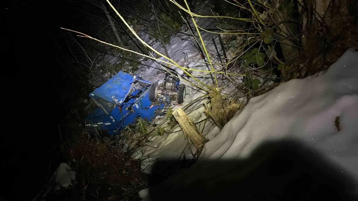Kastamonu Bozkurt’ta Tarım Aracı Kazası: Sürücü Hayatını Kaybetti, Eşi Ağır Yaralı