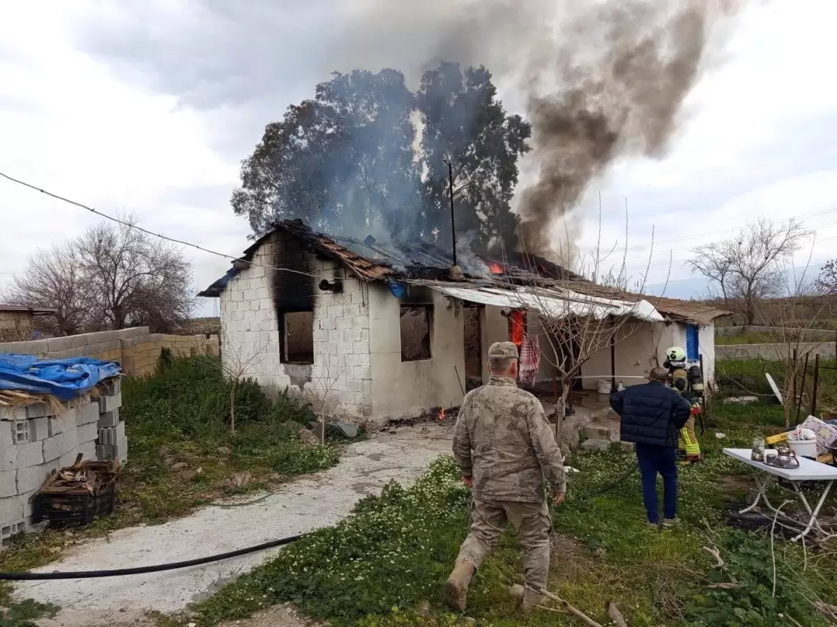 Kırıkhan’da Yanan Müstakil Evde Büyük Hasar: İtfaiye Hızlı Müdahale Etti