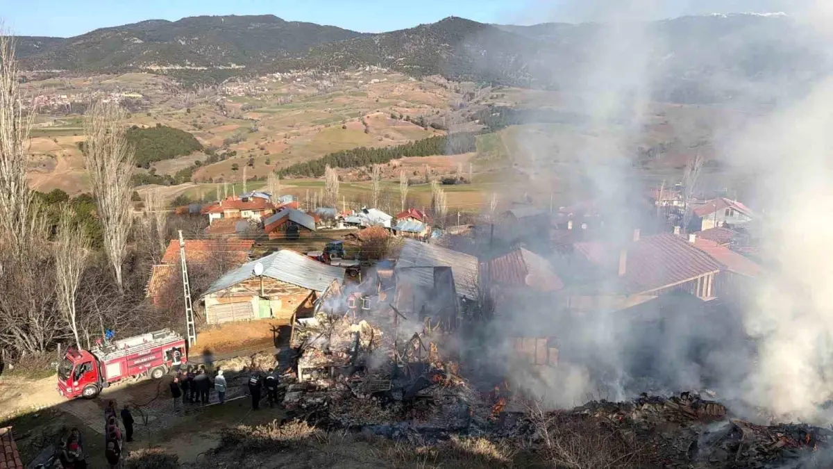 İskilip’te Korkutan Yangın: İki Ev ve Tarım Ekipmanları Yok Oldu
