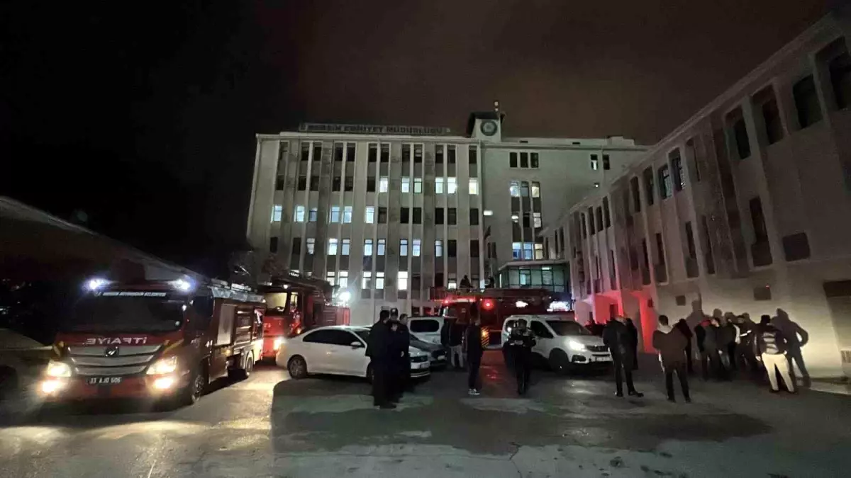 Mersin Emniyet Müdürlüğü’nün Ek Binasında Asansör Boşluğunda Küçük Yangın Çıktı