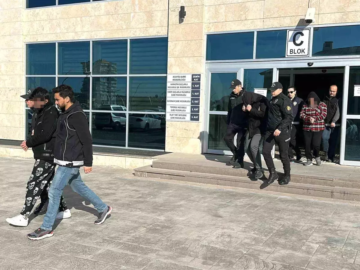 Uşak’ta Düşük Faizli Kredi Dolandırıcılığı Operasyonu: 15 Şüpheli Gözaltında