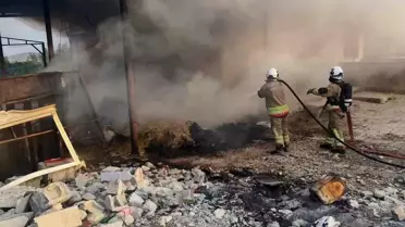 Yangın söndürülürken itfaiye ekipleri