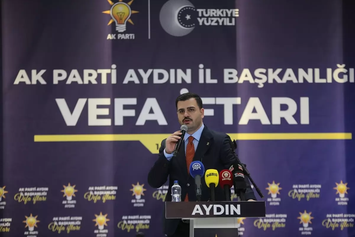 Eyyüp Kadir İnan, Aydın’da ‘Vefa İftarı’ Programında CHP’ye Eleştiri Yaptı