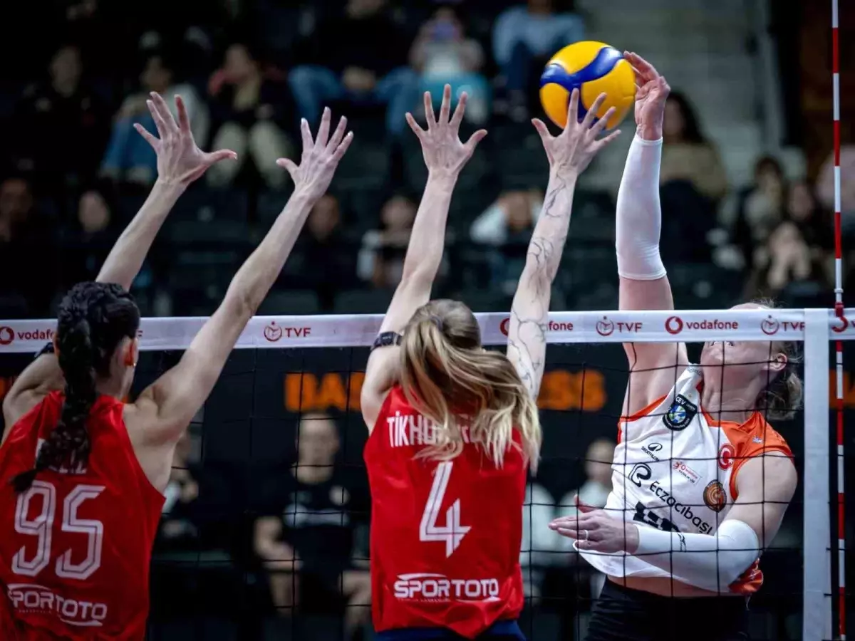 Eczacıbaşı Dynavit, Aydın Büyükşehir Belediyespor'u 3-2 Yenerek Sezonu Zaferle Tamamladı