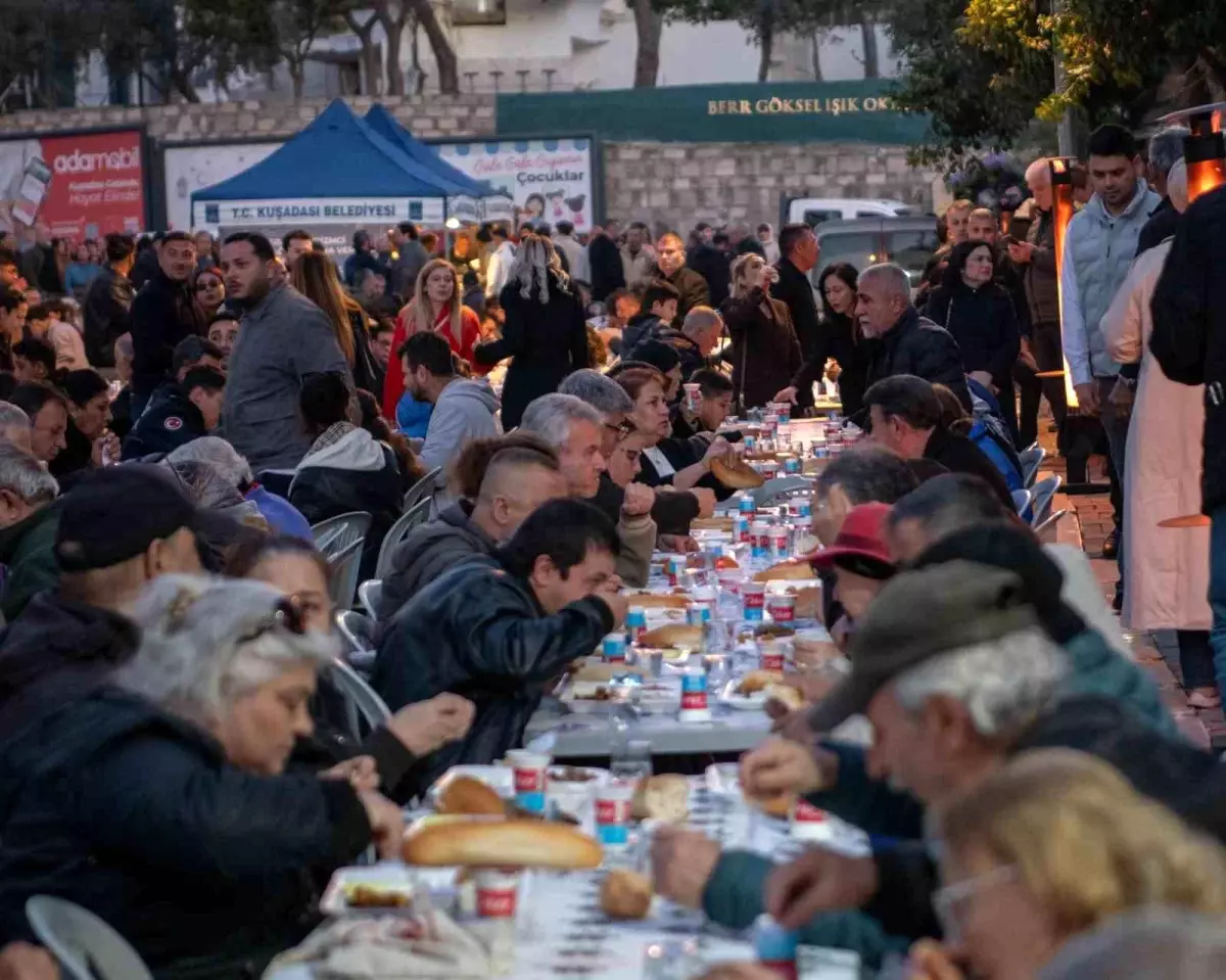 CHP Aydın İl Örgütü Kuşadası'nda Ömer Günel'e Destek Topladı