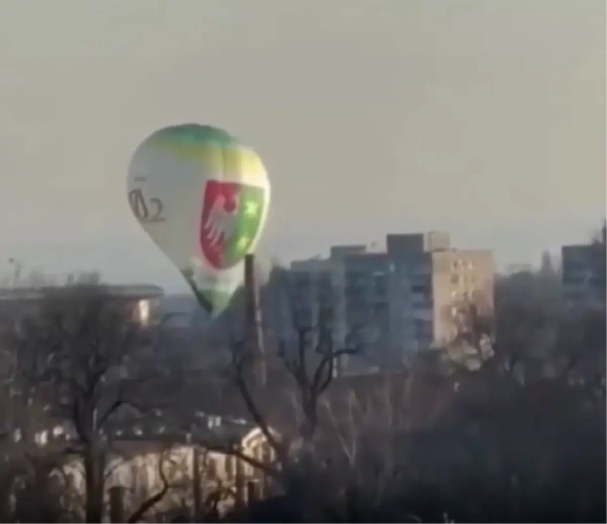Polonya'da Sıcak Hava Balonu Apartmana Çarparak 1 Ölü ve 2 Yaralıya Neden Oldu