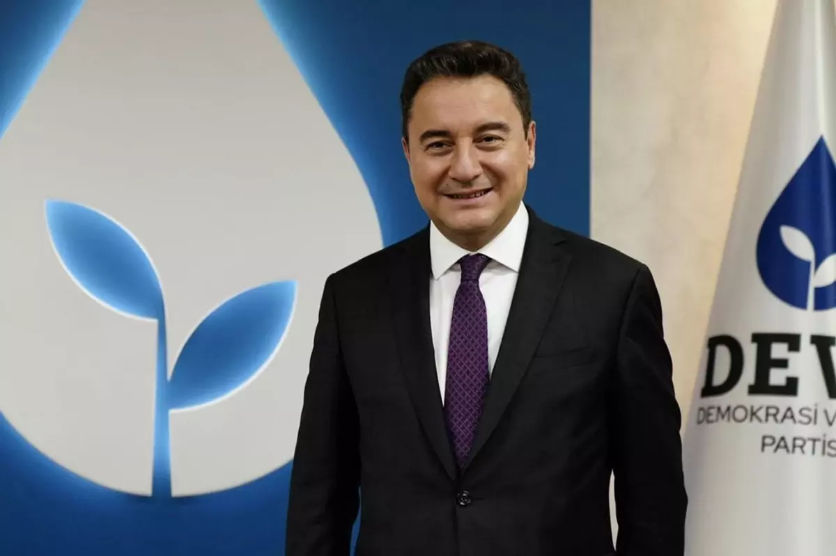 Ali Babacan'dan Orta Doğu Çatışması ve Türkiye'nin Ekonomik Sıkıntılarına Uyarı