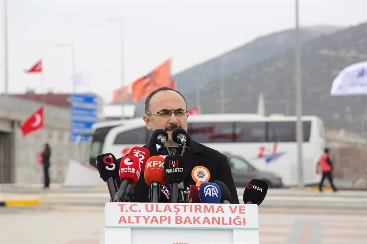 Uraloğlu, Isparta’da Ulaşım Altyapı Projelerinin 35 Milyar TL’lik Yatırımını Vurguladı