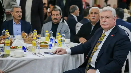 AK Parti Grup Başkanvekili Akbaşoğlu, Diyarbakır'da İftar Konuşmasında Yeni Ekonomik Vizyonu Anlattı