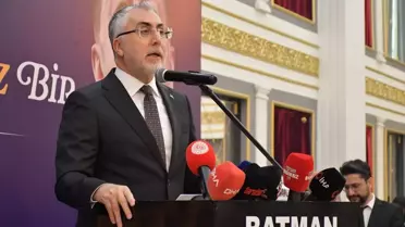 Batman’da iftar programında konuşan Bakan Işıkhan