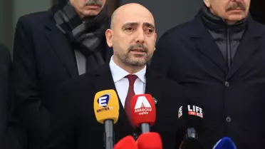 TOBB Başkanı Hisarcıklıoğlu merkezde proje sunumunu incelerken