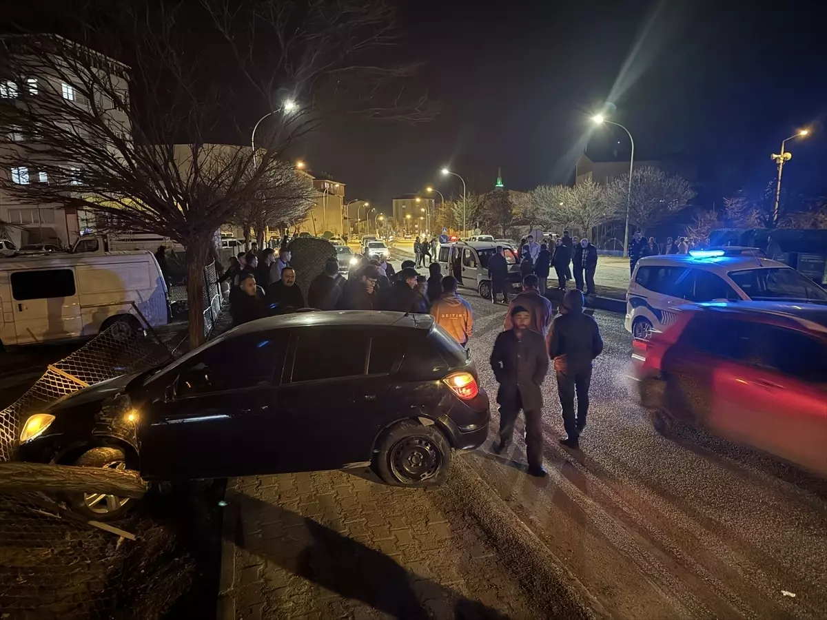 Erzurum Oltu’da Zincirleme Trafik Kazası: 1 Kişi Hafif Yaralı