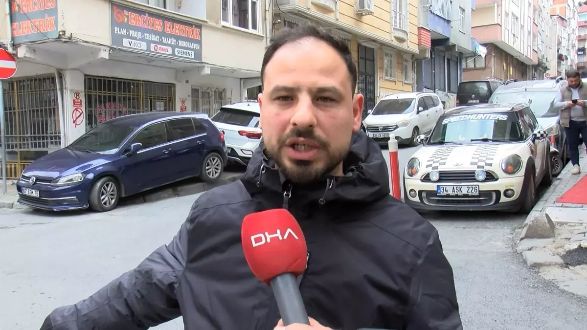 Esenler’in Tehlikeli Kavşağında Motosiklet ve Otomobil Çarpıştı: 2 Yaralı