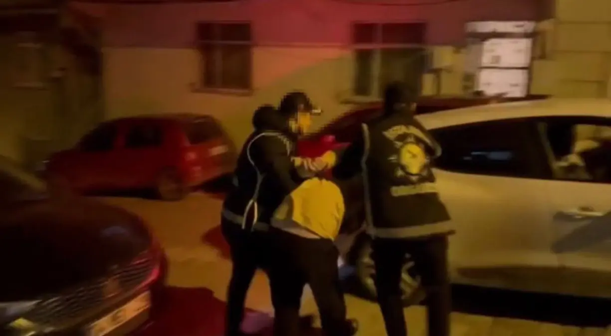 Esenyurt'ta İş Yeri Kurşunlamasında 2 Şüpheli Güvenlik Kameralarıyla Tespit Edildi