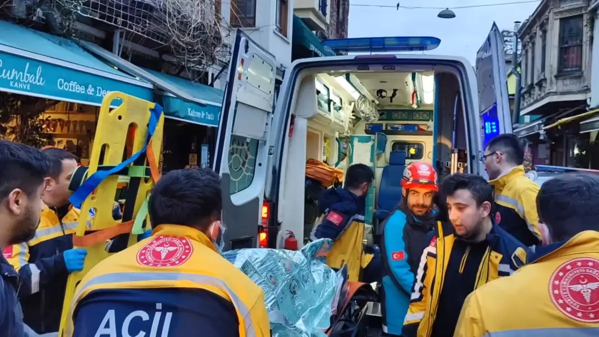 Ayvansaray’da 2. Kat Yangını Hızla Kontrol Altına Alındı