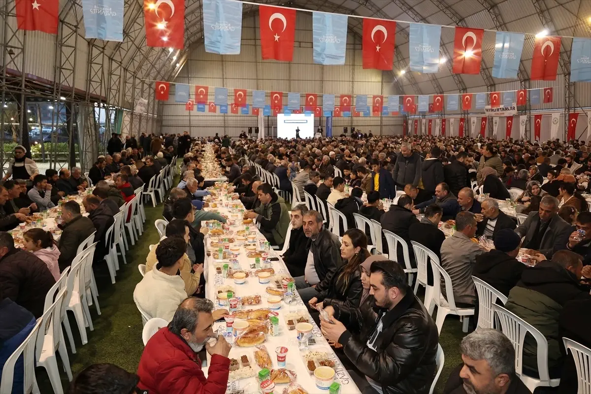 Gaziantep Büyükşehir Başkanı Fatma Şahin, Araban'da İftar Sofrasında Şehrin Sıcaklığını Paylaştı