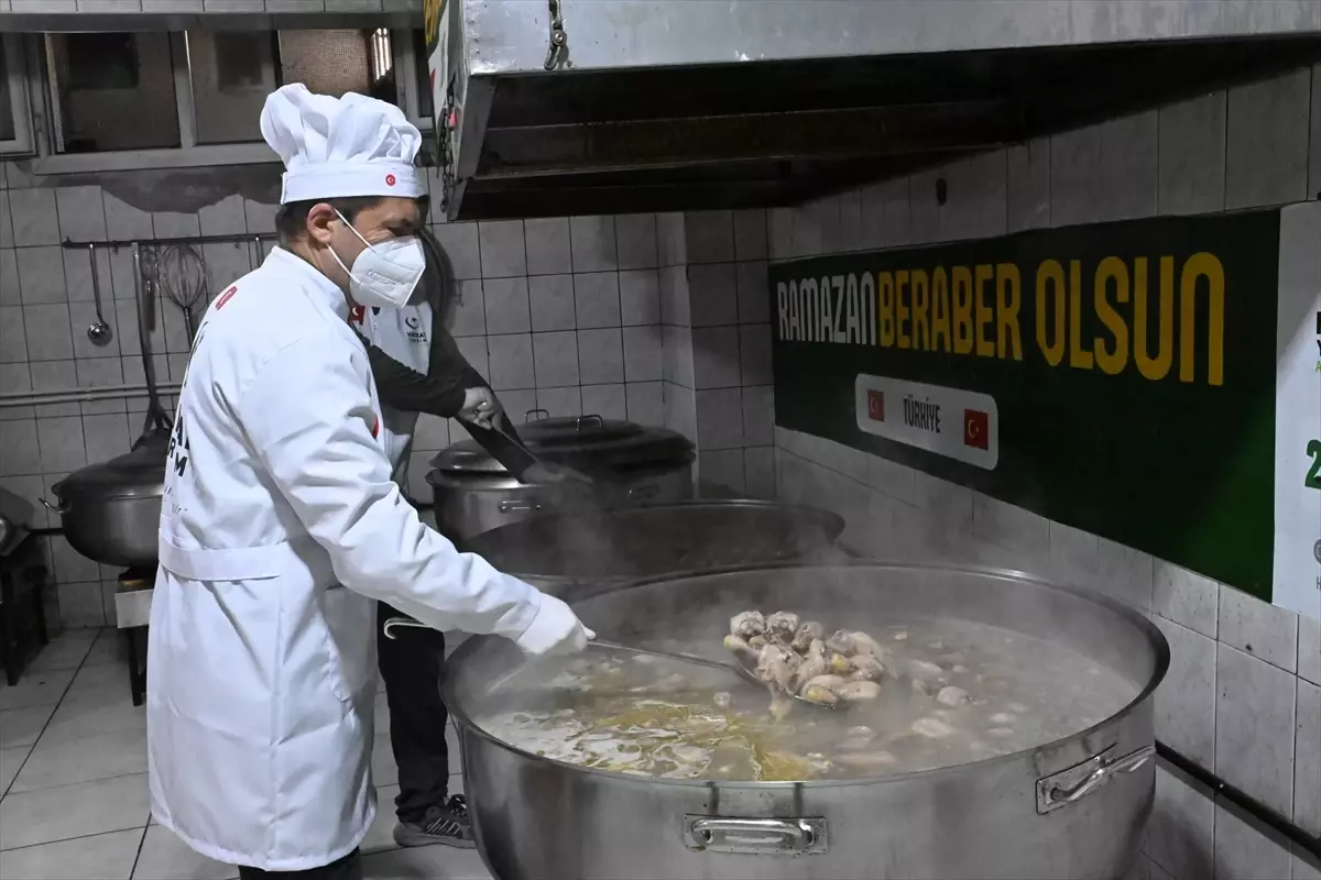 Hayrat İnsani Yardım Derneği Ramazan’da 1.200 Aileye İftar ve Gıda Desteği Sağladı