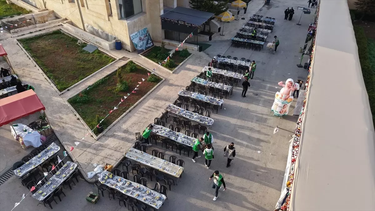 İHH, Şam’da 400 Yetim Aileye Ramazan İftarını Getirdi