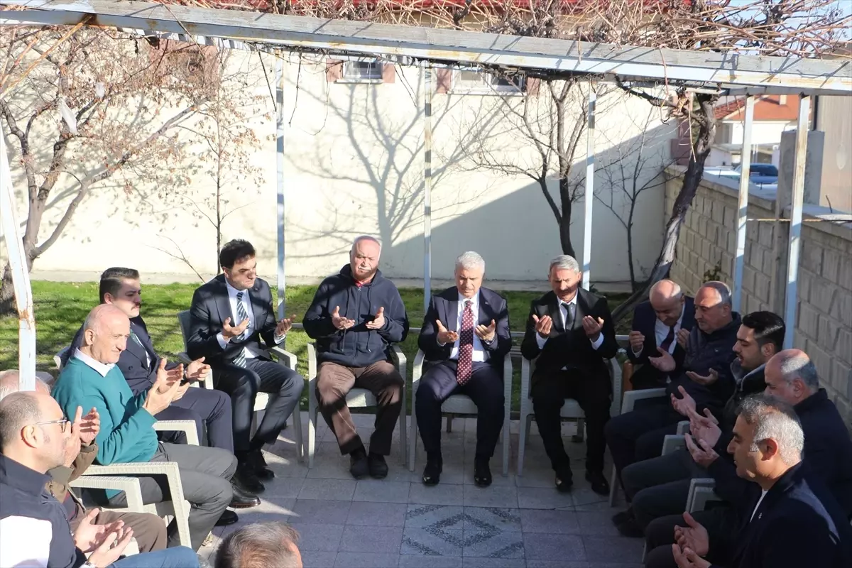 Musa Heybet, Yunak Kaymakamı ve Belediye Başkanıyla Taziye Buluştu