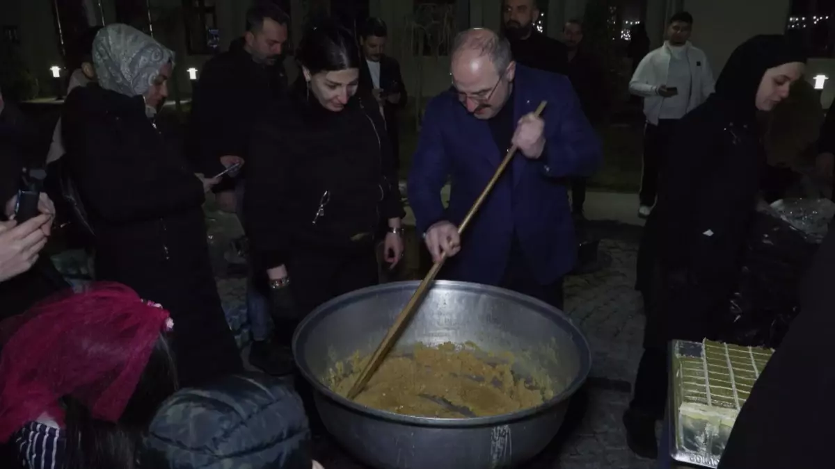 Ramazan Sahurunda Birlik Mesajı: Varank ve MİT Başkanı Kalın'dan Vatandaşlarla Buluşma