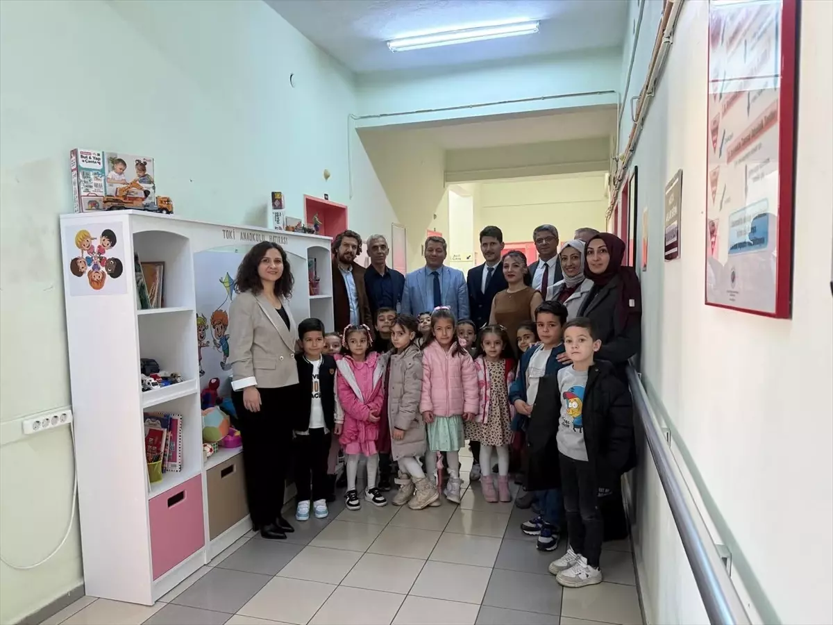 Seydişehir Öğretmenleri, Hastane Çocukları İçin Kitap ve Oyuncak Köşesi Oluşturdu