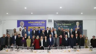 İftar programında bir araya gelen vatandaşlar