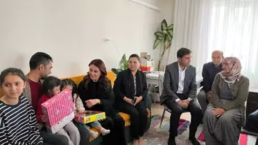 Ziyaret sırasında milletvekili ve vatandaşlar