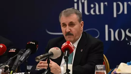 Destici basın mensuplarıyla