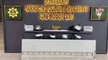 Ele geçirilen metamfetamin paketleri