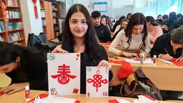 Tamamlanmış kağıt kesme çalışması