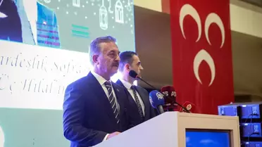 Büyükataman'ın parti toplantısında konuşma anı