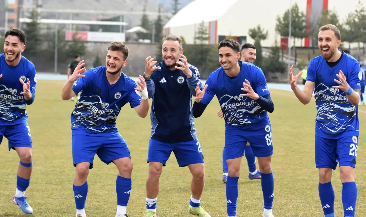 Erciyes 38 FK, Kırşehir FSK'yı 3-2 Mağlup Ederek 3. Lig'de Zirveye Yaklaştı