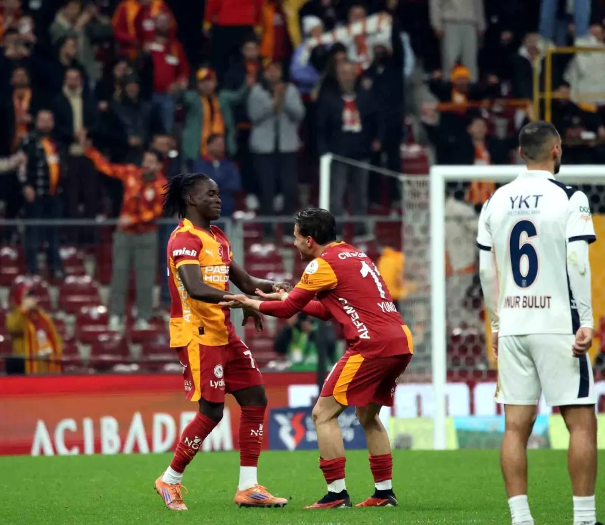 Galatasaray, Başakşehir'i 3-0'lık Farkla Eledi: Maçın Kritik Anları