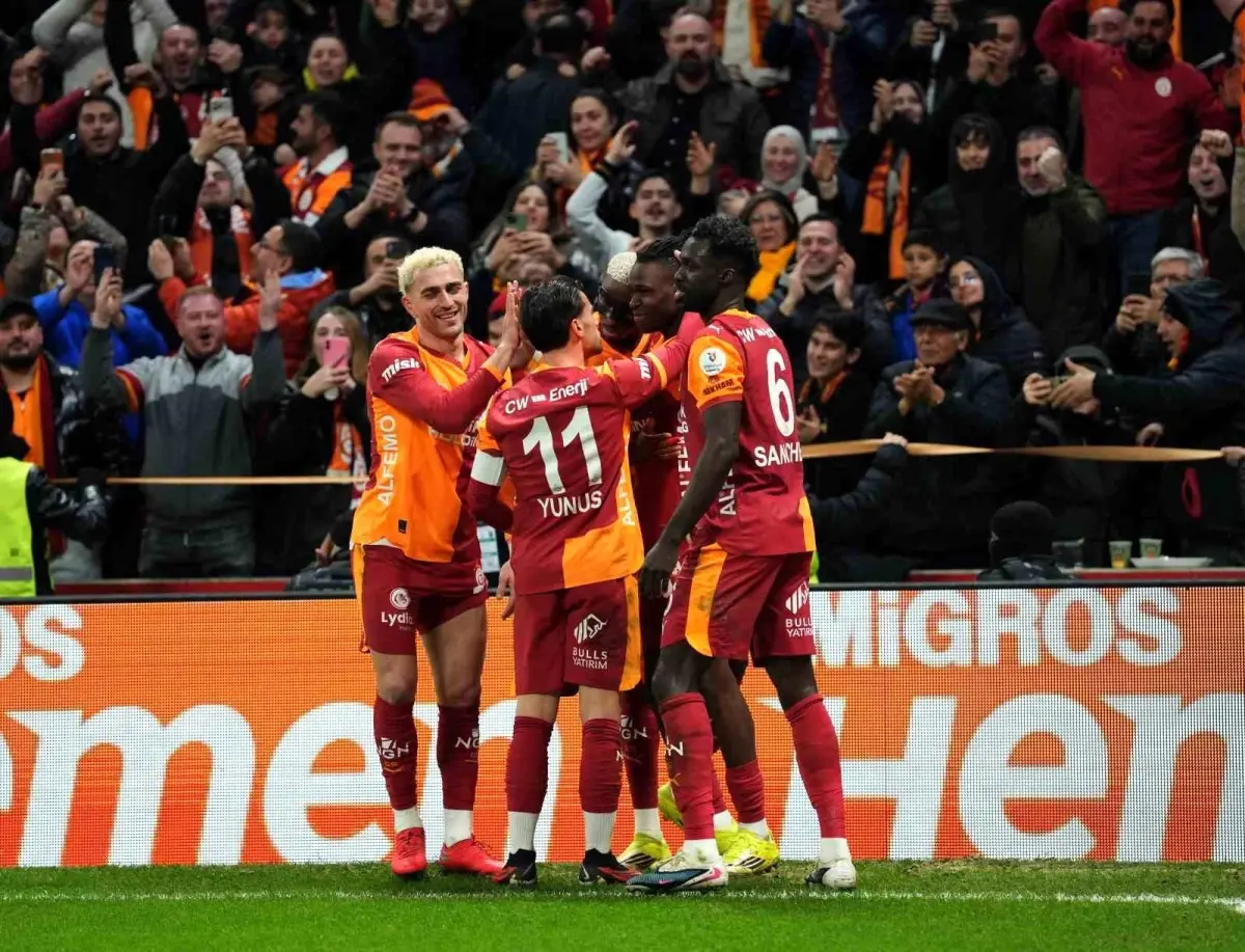 Galatasaray, Başakşehir'i 3-0 Yendi ve Üçüncü Ardışık Zaferini Aldı