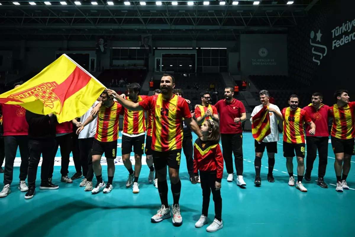 Göztepe Erkek Hentbol Takımı Süper Lig'e Yükseldi: 30-23’lük Galibiyetle Dörtlü Finali Tamamladı