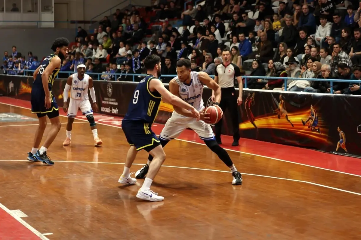 Fenerbahçe Koleji Rams, Kocaeli BŞB Kağıtspor'u 84-73 Yenerek 28. Hafta Zaferini Aldı