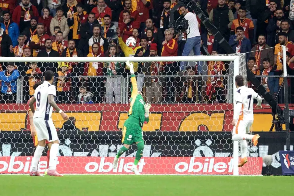 Uğurcan Çakır'ın Hakemle Diyaloğu: Fair Play'in Yeni Tanımı