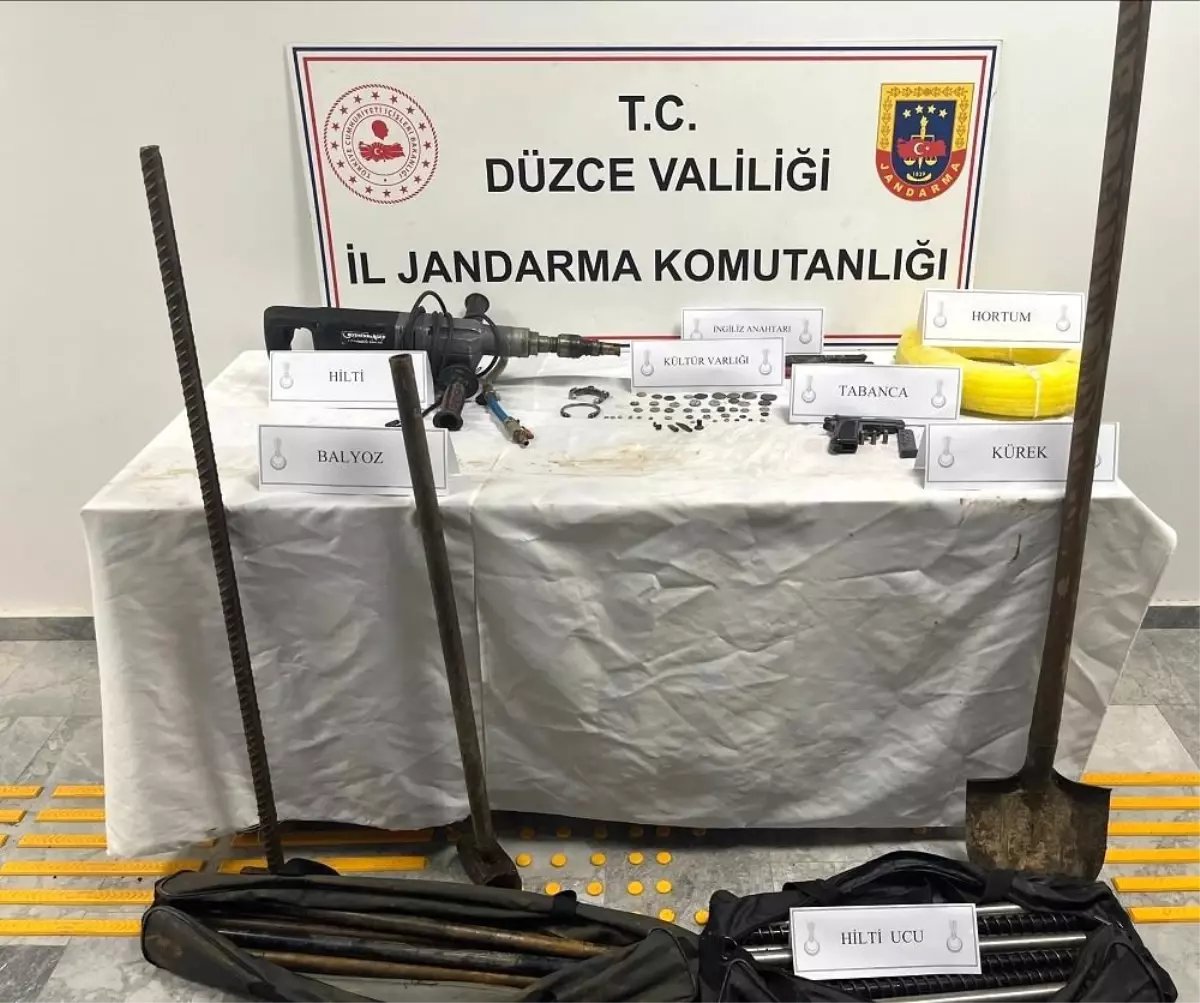 Düzce'de Kaçak Ürün Operasyonu: 2 Şüpheli Tutuklandı