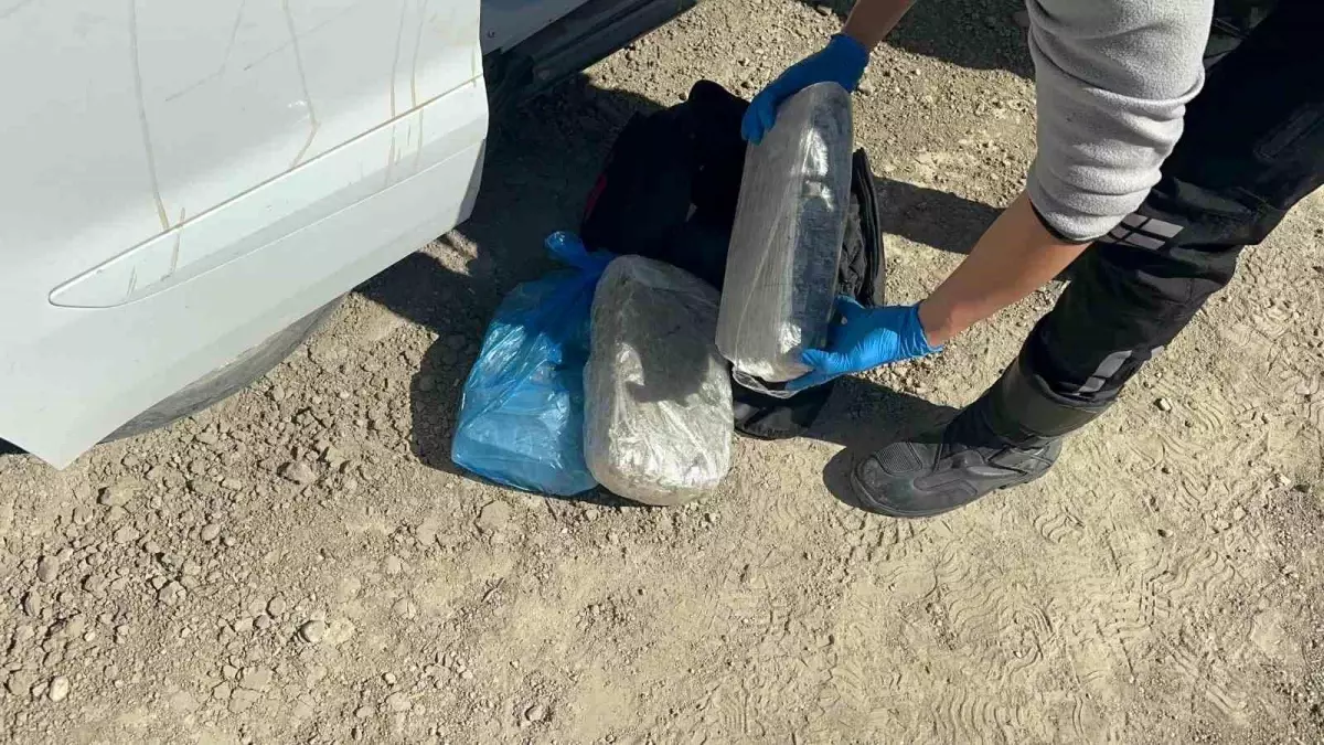 Adana'da Uyuşturucu ve Ruhsatsız Silah Operasyonu: 2 Şüpheli Tutuklandı