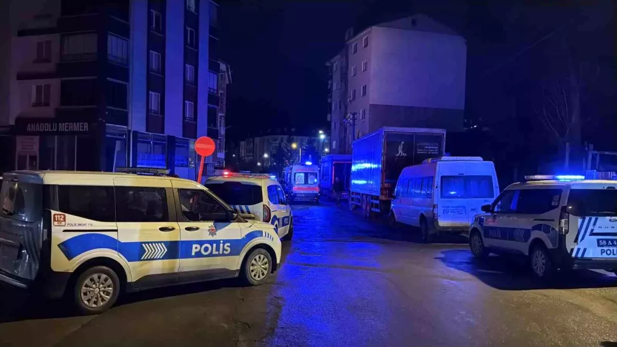 Sivas'ta Silahlı Aile Kavgasında Baba ve Oğul Hayatını Kaybetti, 15 Yaşındaki Oğul Gözaltına Alındı