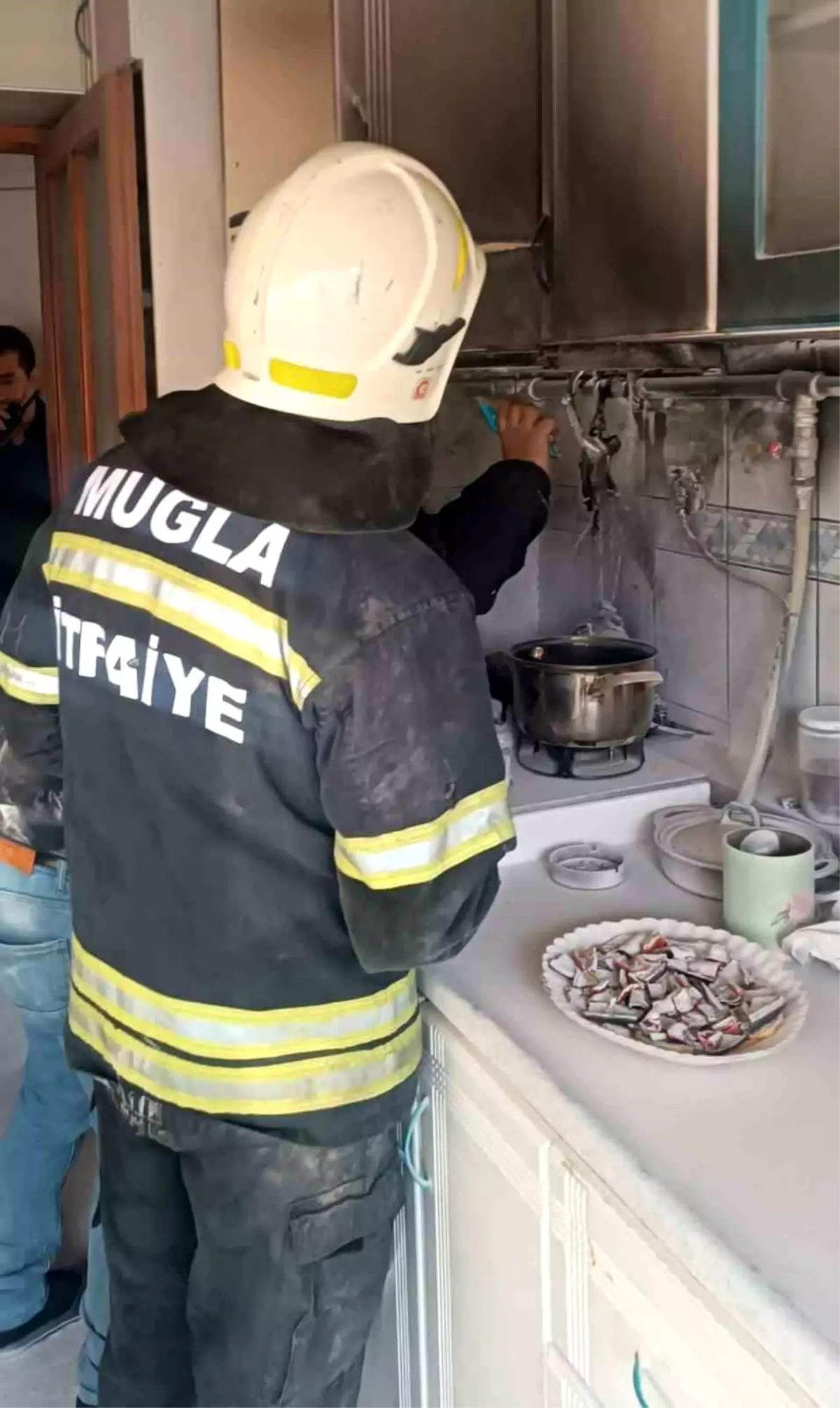 Muğla’da Mutfakta Çıkan Yangın Ev Sahibinin Hızlı Müdahalesiyle Söndürüldü