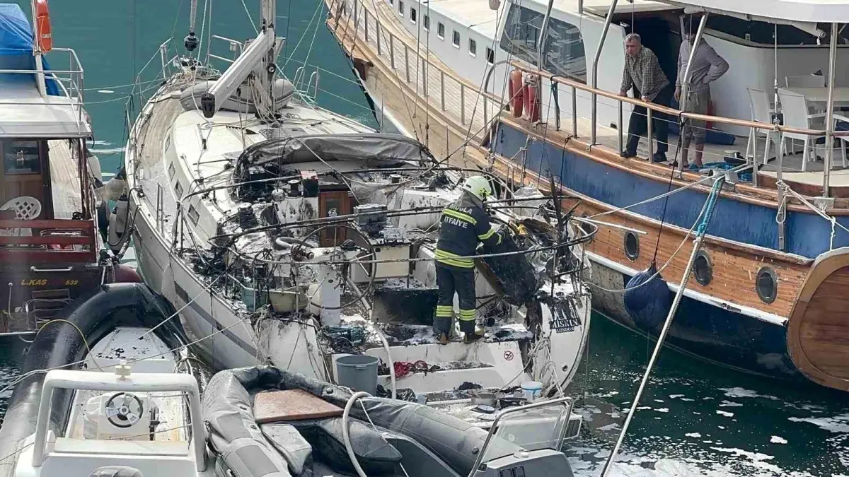 Fethiye’de Yelkenli Tekne Yangını: Göçmen Kaçakçılığı Operasyonu Sona Erdi